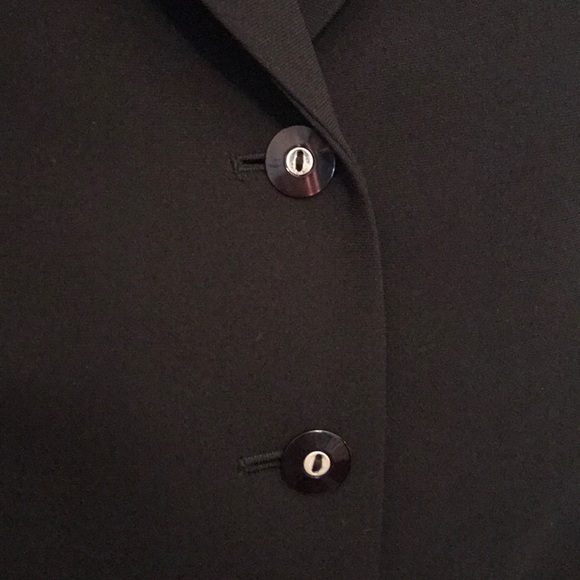 Elegant Black Suit with Pants. - Picture 3 of 6